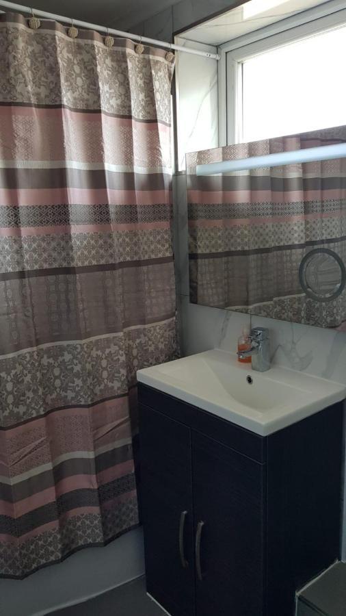 Sam'S Lodge Gillingham  Bagian luar foto